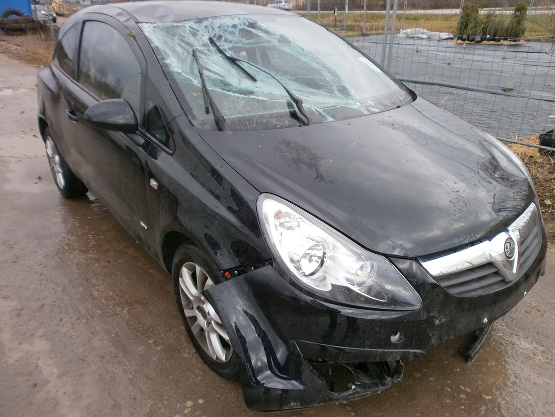 Подержанные Автозапчасти Opel CORSA 2009 1.4 машиностроение хэтчбэк 2/3 d. черный 2013-11-29